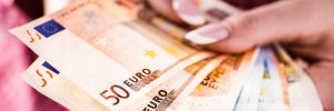 Bonus fino a 200 euro al mese per chi assume colf e badanti in Lombardia: i requisiti sull’Atlante Fidaldo