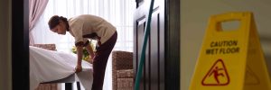 Badante notturna: quando serve e come inquadrarla